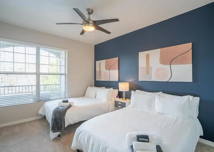 Apartment Chic 2bd - Midtown - Gym, Pool, W-d, Parking - Sleeps 8 *